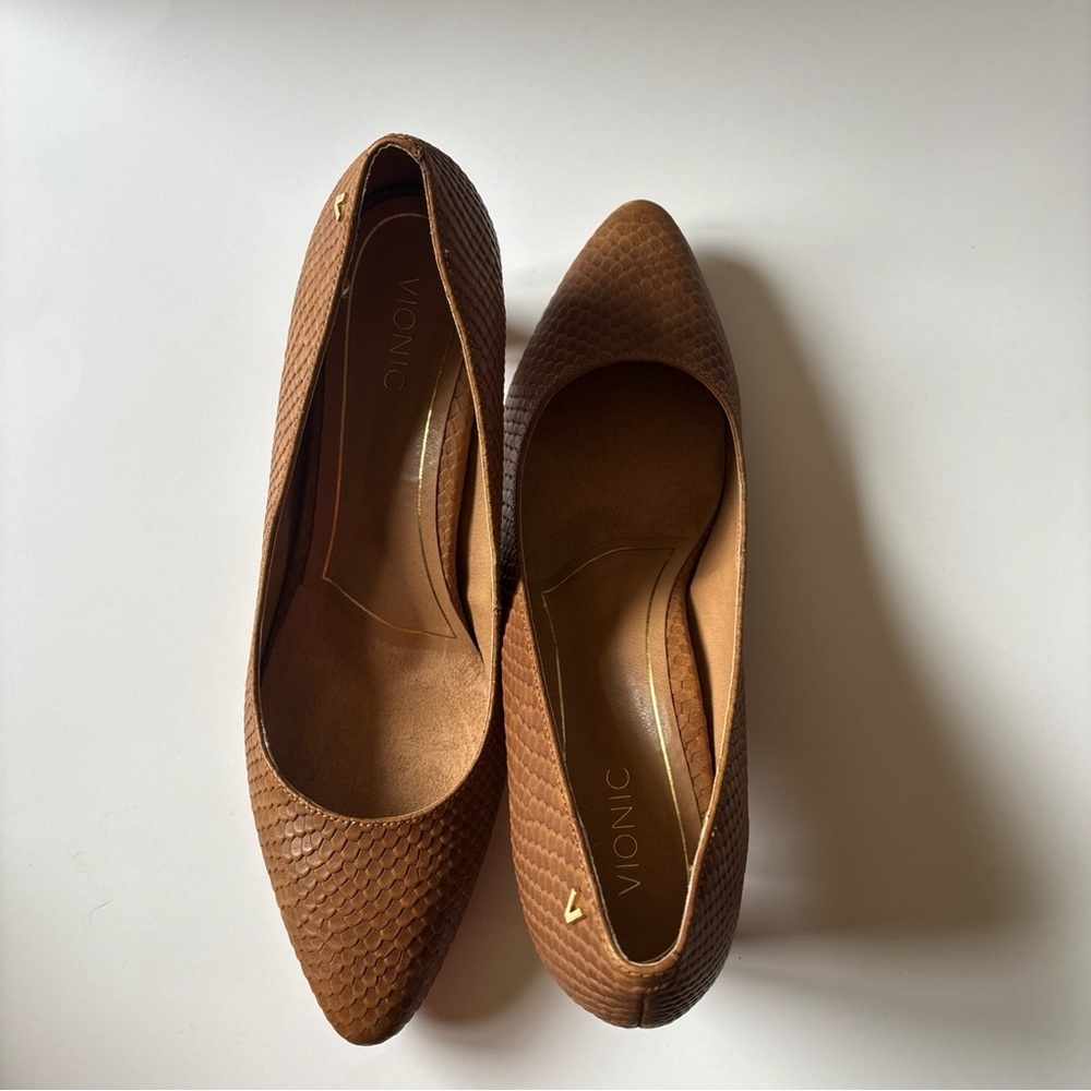 Vionic Women's Madison Mia Brown Snakeskin Embossed Heels Womens 9.5 NWOT - Picture 2 of 10